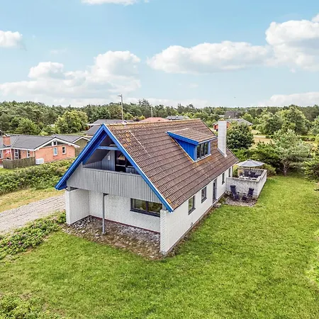 Gorgeous In With Kitchen Holiday home *