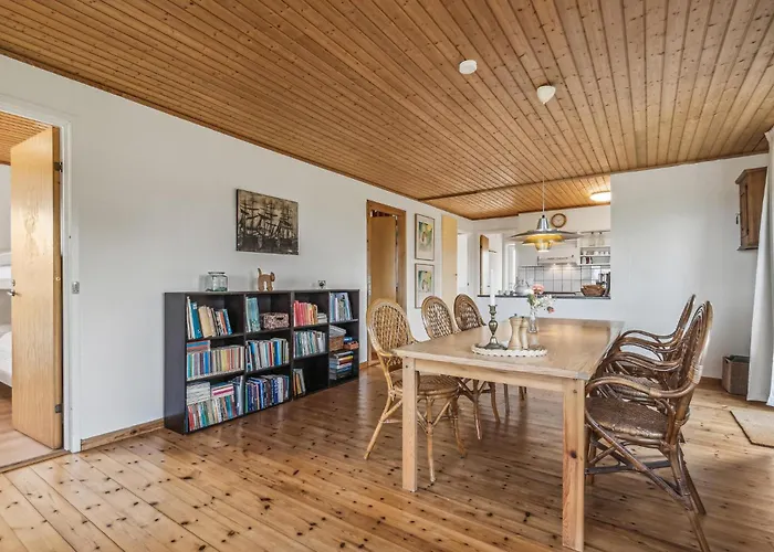 Gorgeous In With Kitchen